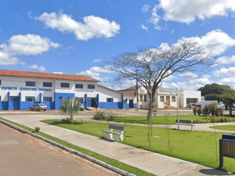 Foto da faixada de um colégio espirita na cidade de Palmelo