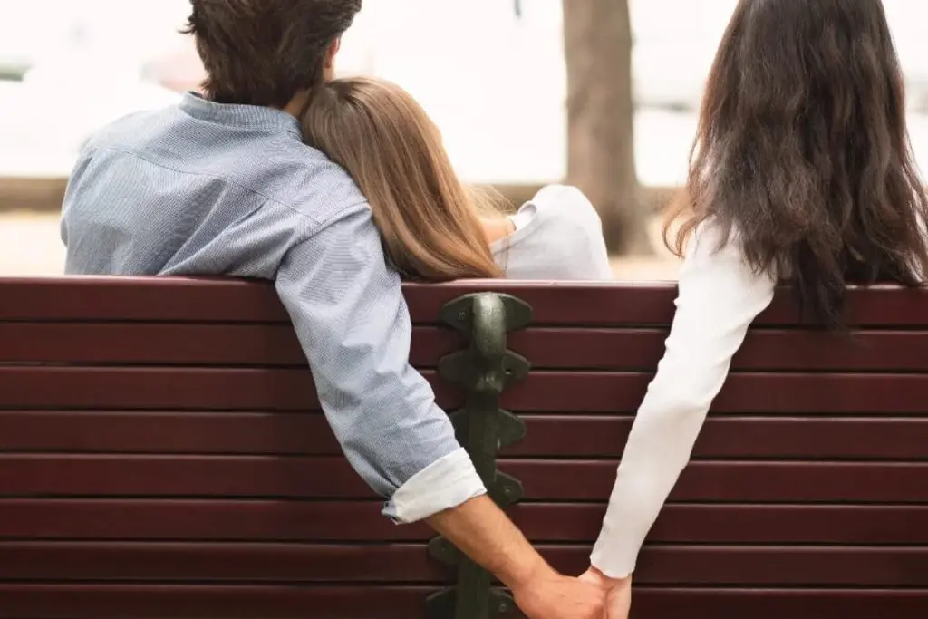 Entenda-como-a-traicao-pode-afetar-os-filhos-e-como-protege-los-1-1024x683