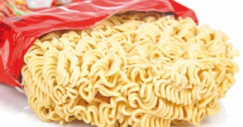 adolescente-morre-comer-tres-pacotes-miojo-cru_1