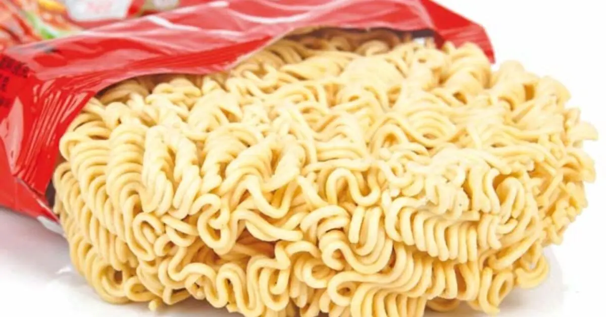 adolescente-morre-comer-tres-pacotes-miojo-cru_1