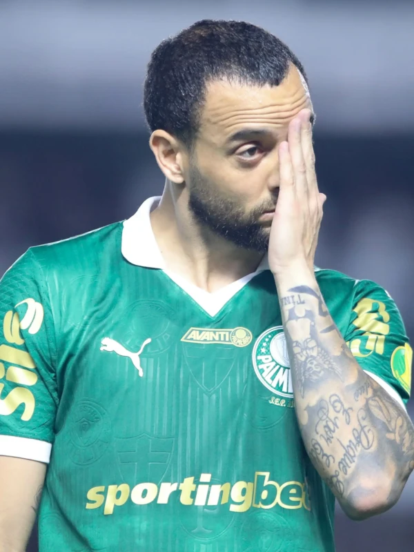 felipe-anderson-do-palmeiras-durante-jogo-contra-o-santos-pelo-paulistao-1737597057420_v2_3x4