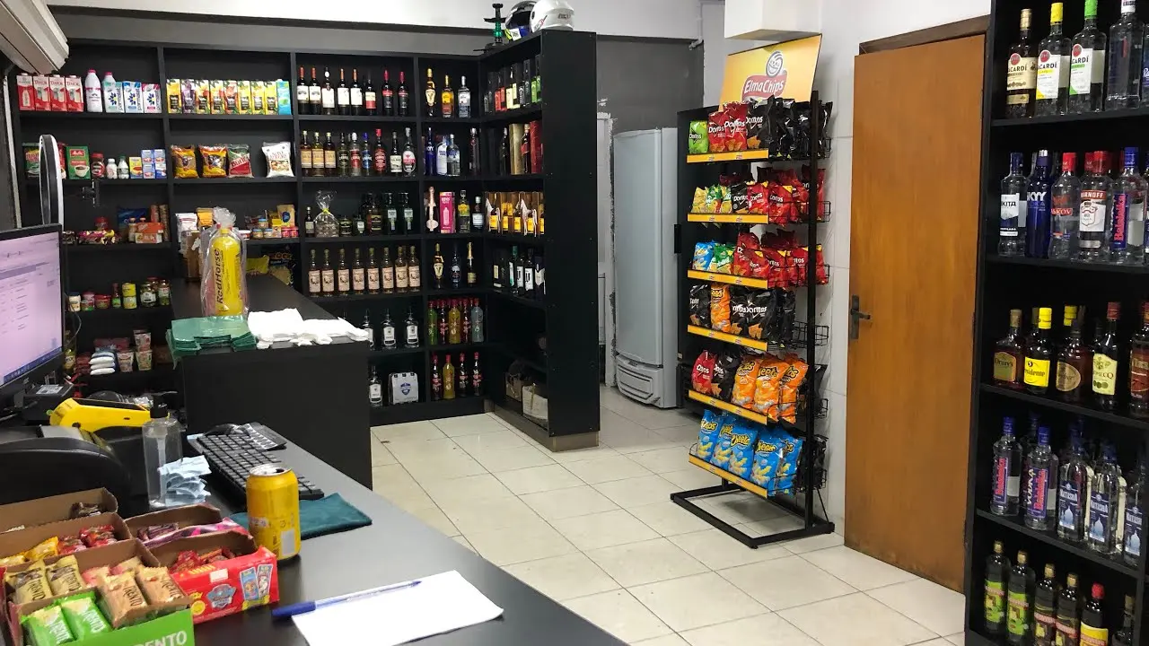 Assim-como-em-Goiania-Anapolis-pode-ter-hora-para-fechamento-das-distribuidoras-entenda