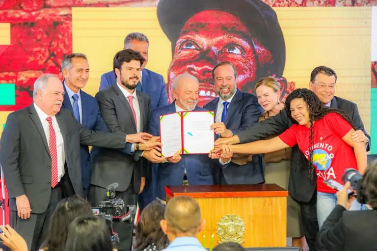 fa7256e1-1eae-4d33-ad02-8c761c9ab918