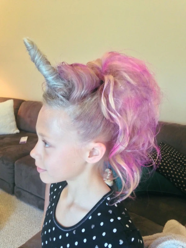 wacky-hair-day-next-week-how-do-i-execute-a-unicorn-horn-v0-rm8ag7xfch091