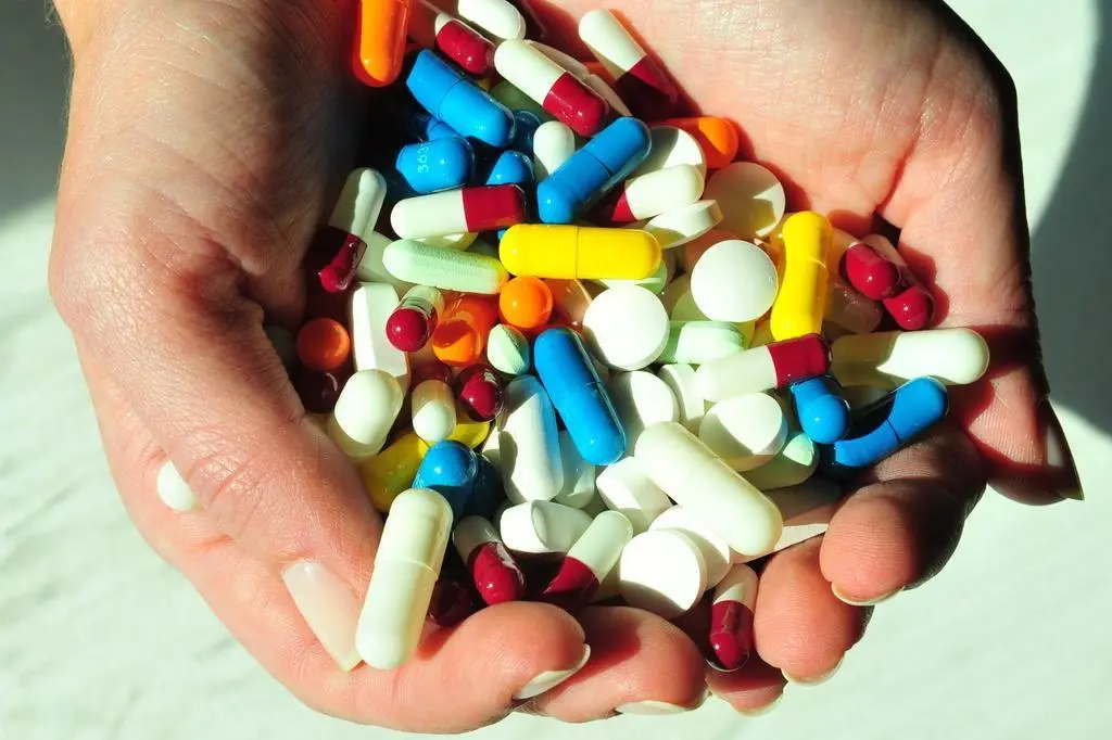 muito-remedio-pouca-saude