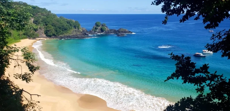 praia-do-sancho-maio-