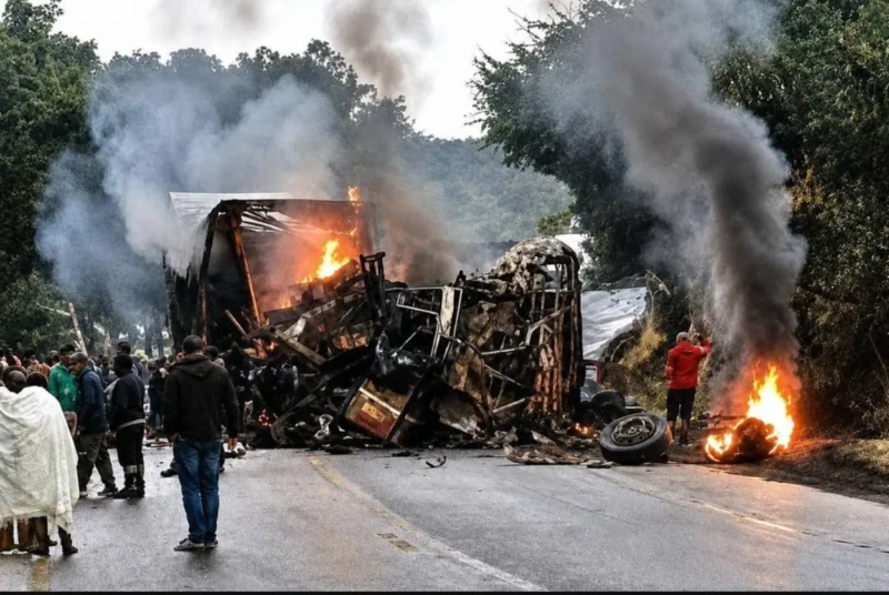 acidente-carreta-x-onibus-sao-beranrdo-1