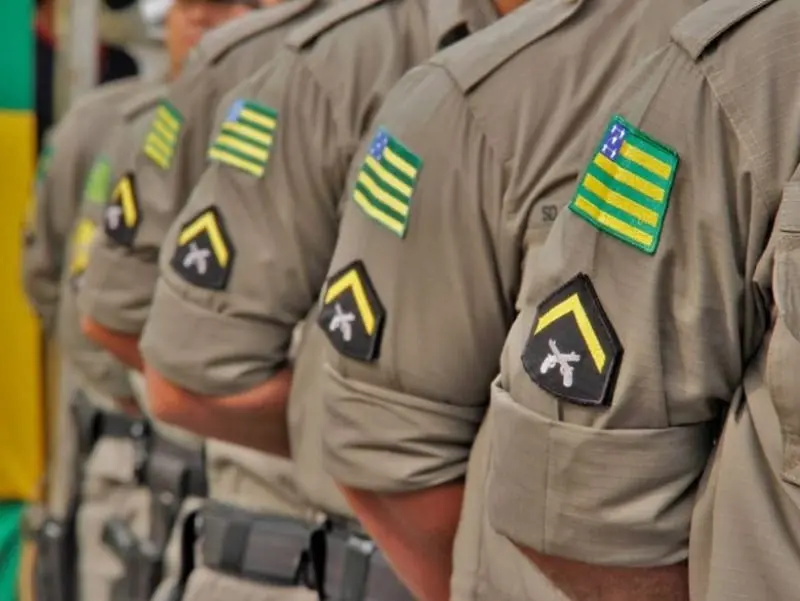 Policiais militares de Goiás durante formação