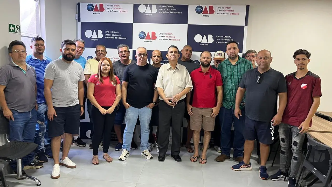 Representantes de clubes e dirigentes durante eleição da nova diretoria da Liga Anapolina de Desportos (LAD), em Anápolis