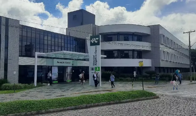 Fachada do Hospital Angelina Caron, em Campina Grande do Sul, no Paraná