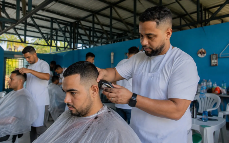 Curso gratuito de corte masculino e design de barba em Anápolis