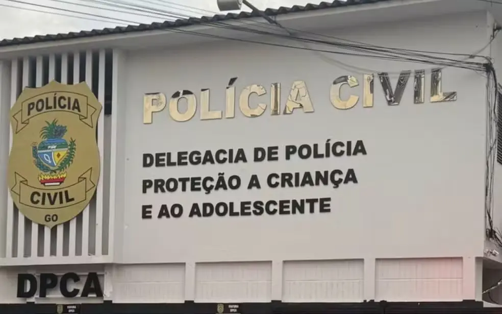 Fachada da Delegacia de Polícia de Proteção à Criança e ao Adolescente (DPCA), em Goiás.