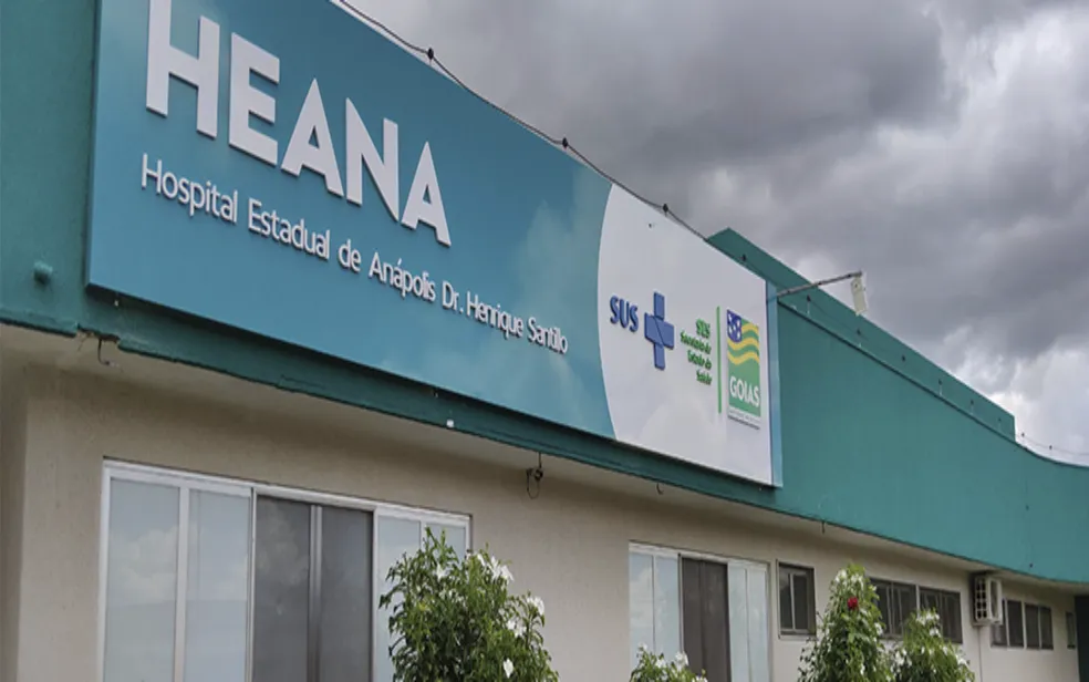 Fachada do Hospital Estadual de Anápolis Dr. Henrique Santillo (Heana), em Anápolis.
